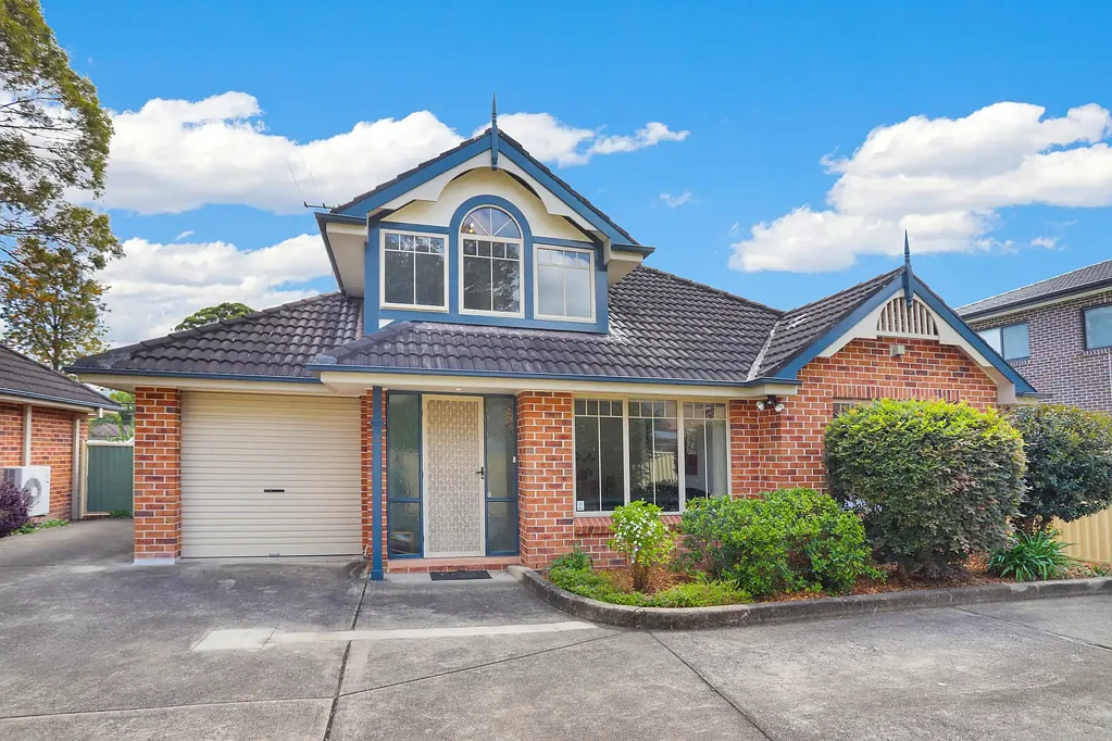 2/6A Ballandella Road, Toongabbie, NSW 2146