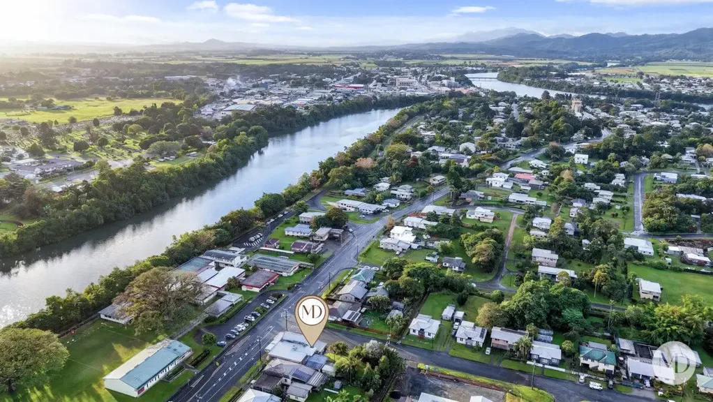 East Innisfail 3બેડરૂમ A Unique Opportunity with a Familiar Past