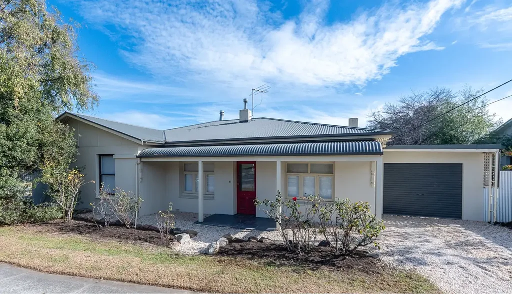 Mount Barker 4Kwarto OFFERS CLOSED - Character cottage on corner allotment