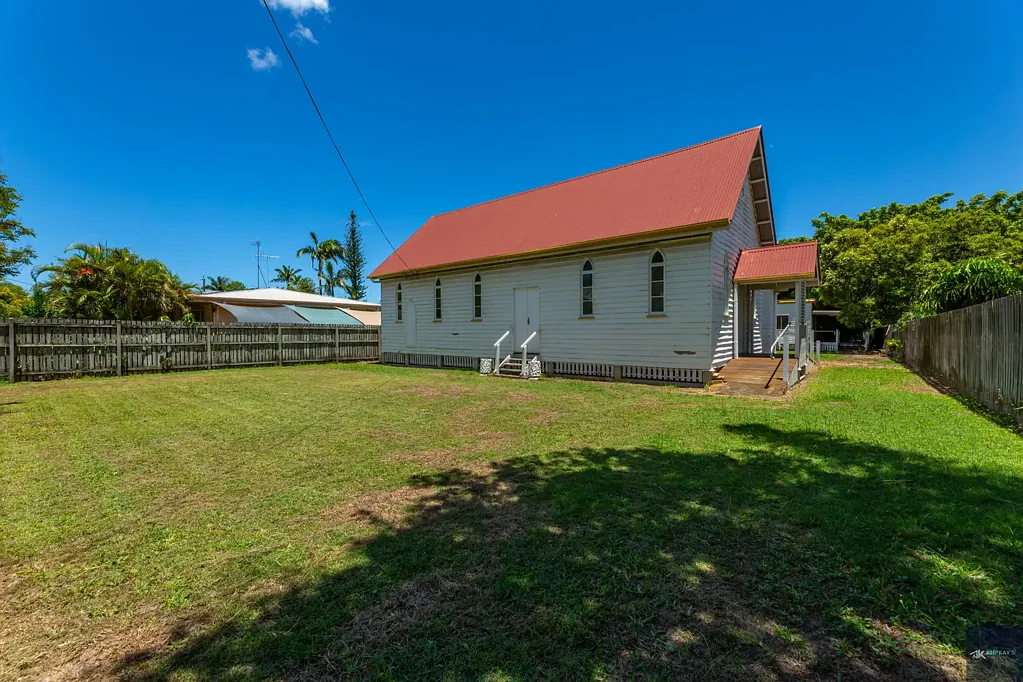 Bundaberg South 2房  Quirky, Cool & Full of Potential - Own a Former Church in Bundaberg South
