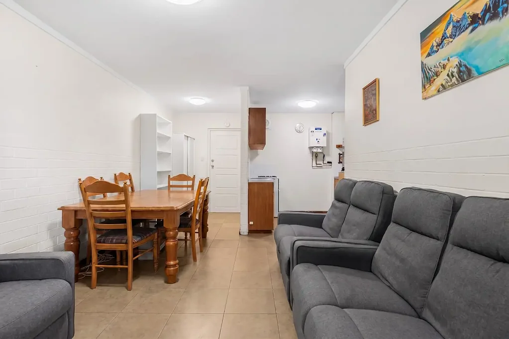 Wembley 2 Slaapkamer Ground Floor Living with Garden Outlooks