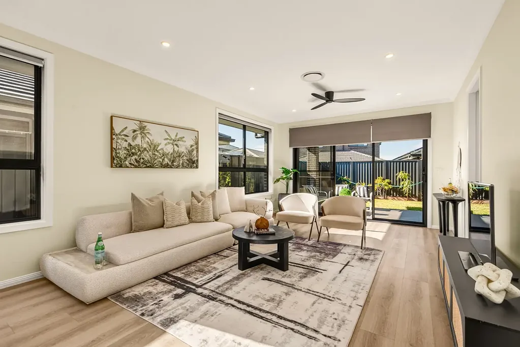 Marsden Park 4房 单层现代设计 40mm石材台面 13.3kW太阳能系统 四卧宽敞布局 主套房带花园 顶级学区步行可达 Move-In Ready Luxury | 13.3kW Solar | Elite School Catchment & Botanical Oasis