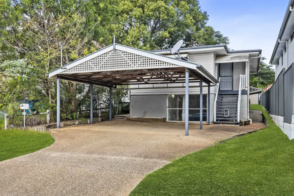 Dual Living in sought after location