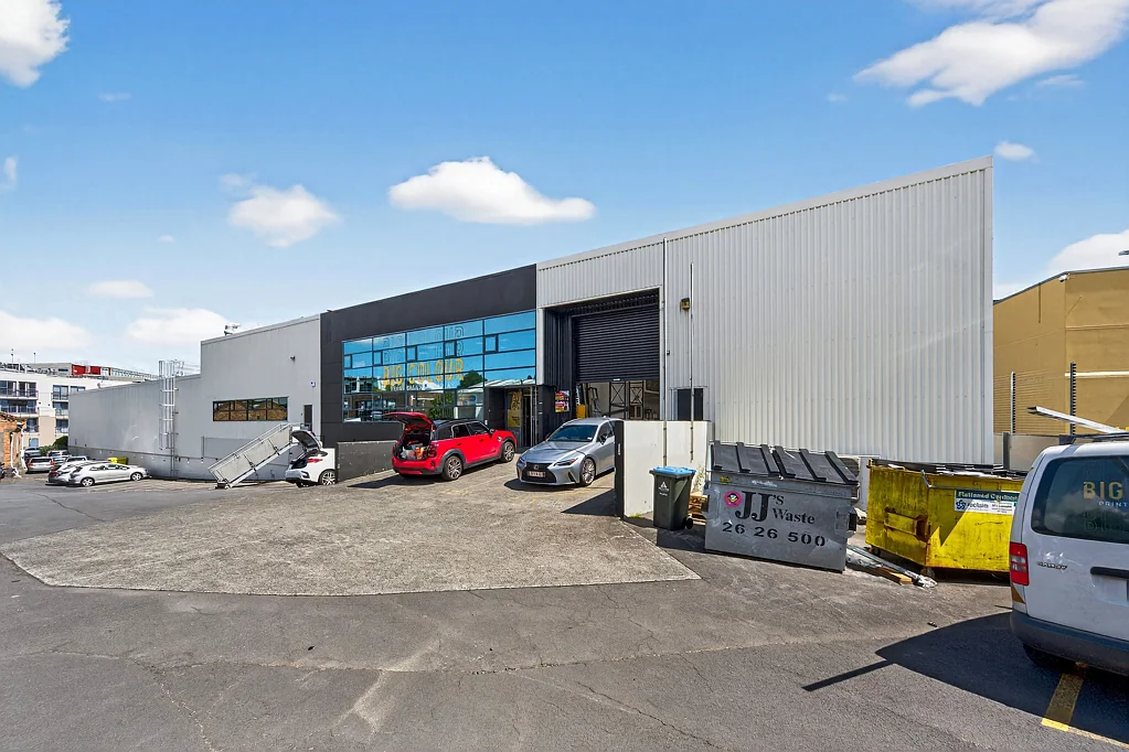 Mount Eden Showroom, Warehouse and Office