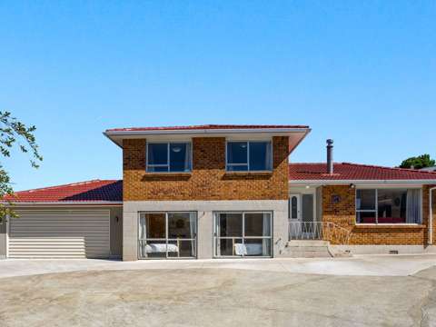 Pakuranga Heights 5房  Family Home with 696 m2 land in Farm Cove zone