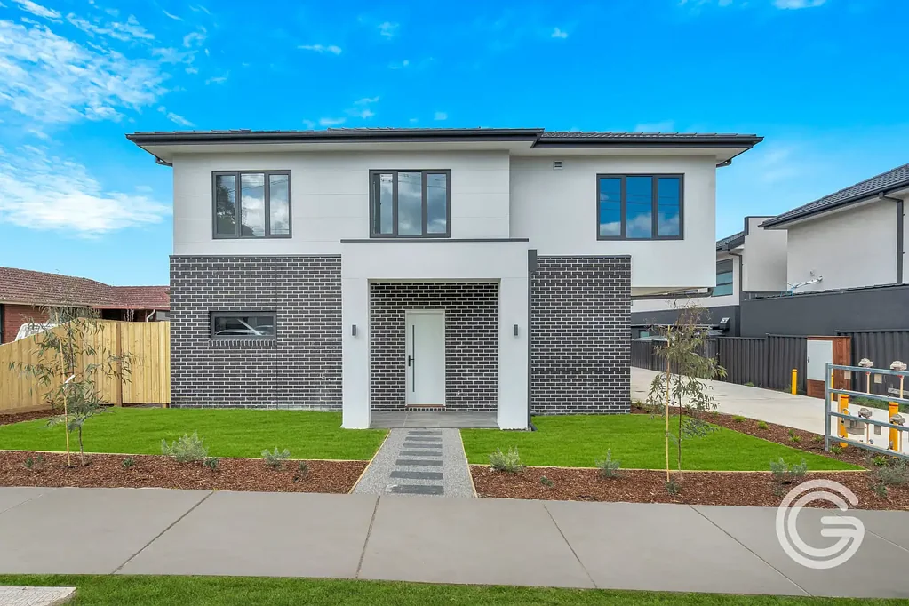 Narre Warren 4 Bedroom Modern Elegance Meets Everyday Comfort – Your Dream Townhouse Awaits!