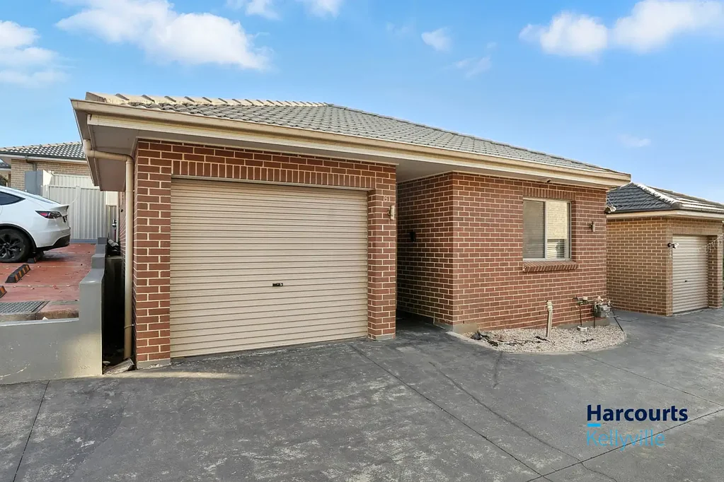 Rooty Hill 3房 高地地块朝北 后院理想 宽敞卧室主套 宽敞开式起居 全尺寸石材厨房 燃气电器齐全 中央空调雨水收集 时尚装修木地板 宽敞后院车库双位 靠近火车站购物中心 Modern, Low-Maintenance and Conveniently Located Freestanding Villa!