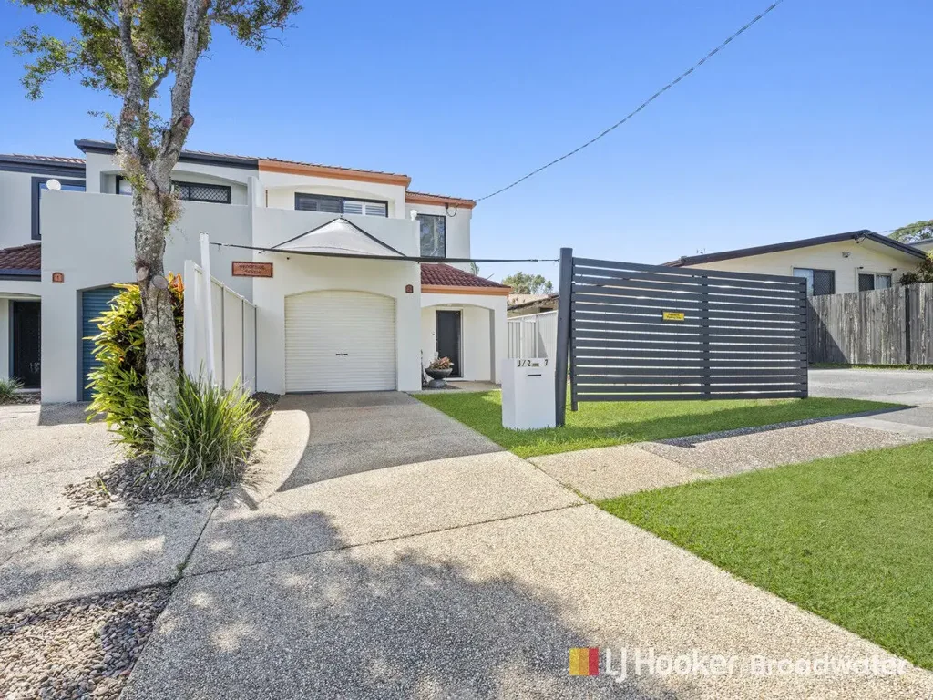 2/7 Brookside Road, Labrador, QLD 4215