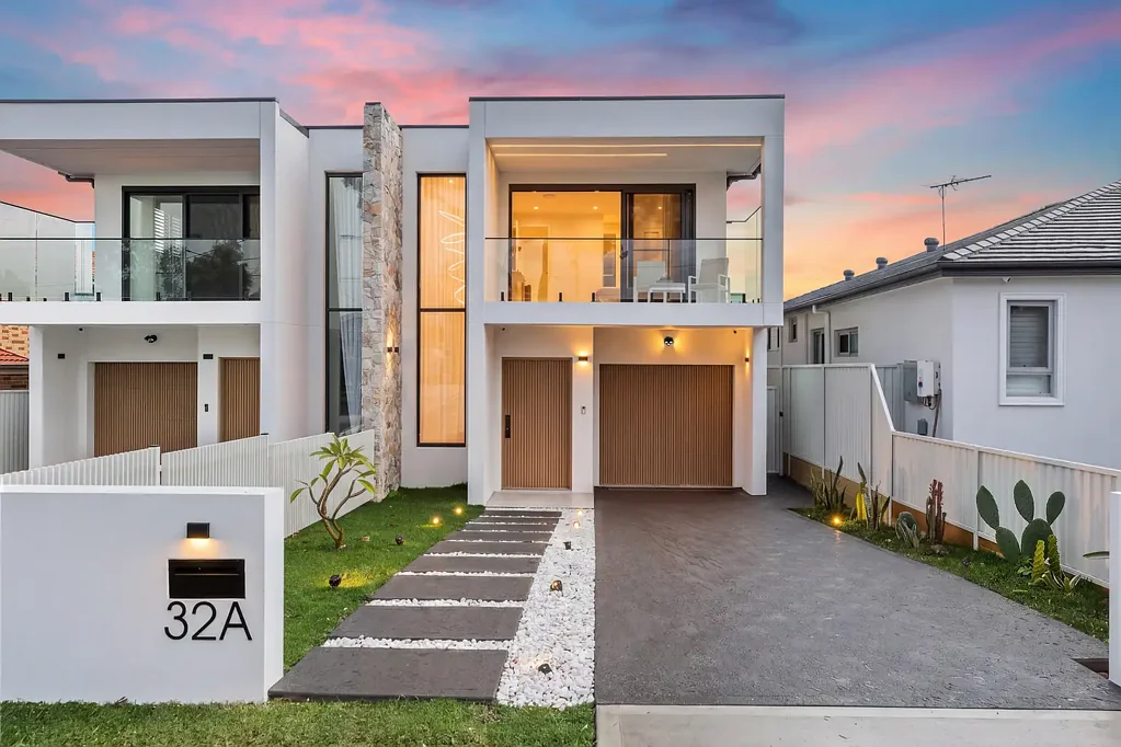 Chester Hill 7ห้องนอน Luxurious Family Duplex & A Granny Flat