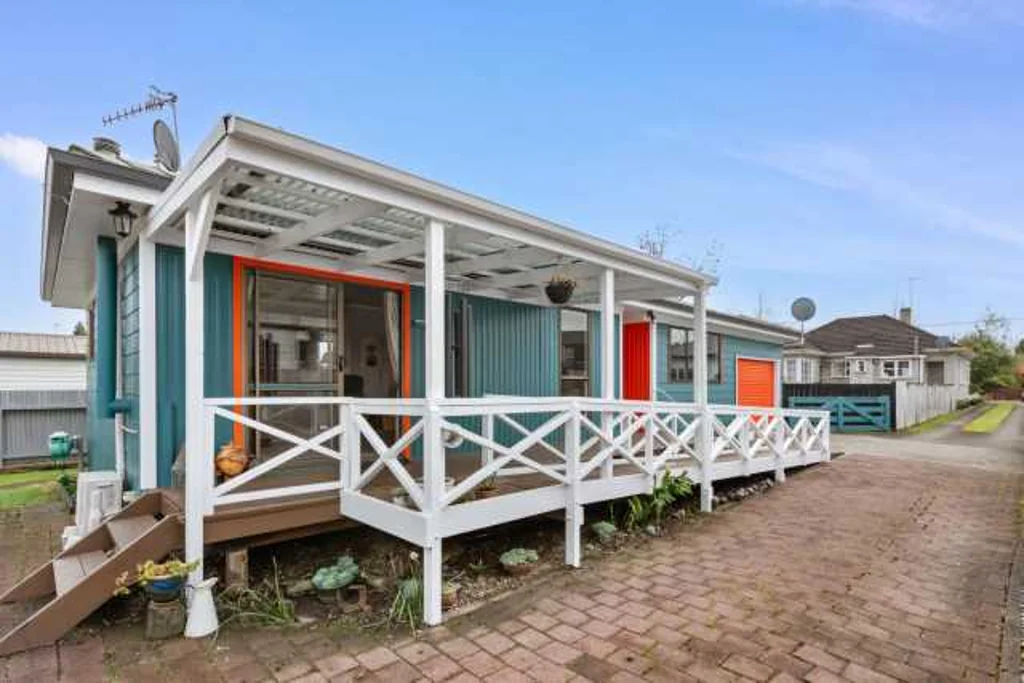 Fairfield 2 Bedroom Convenient, Low-Maintenance Living on Claude St