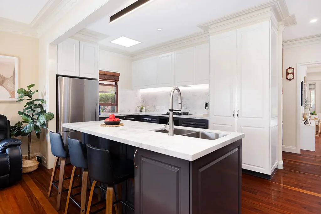 Nundah 4ห้องนอน Refined Family Living with Heritage Charm and Modern Practicality