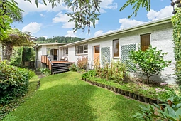 14A Forest Road, Pinehaven