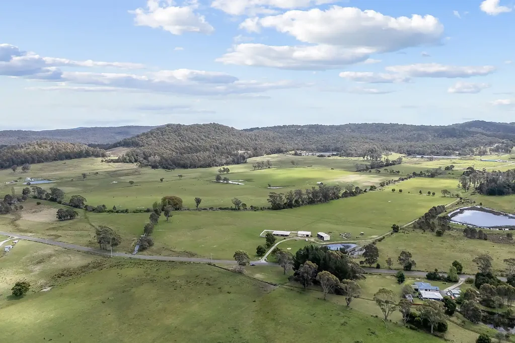 Bridgenorth "Strathbrook" - Productive small farm with quality infrastructure & lifestyle appeal