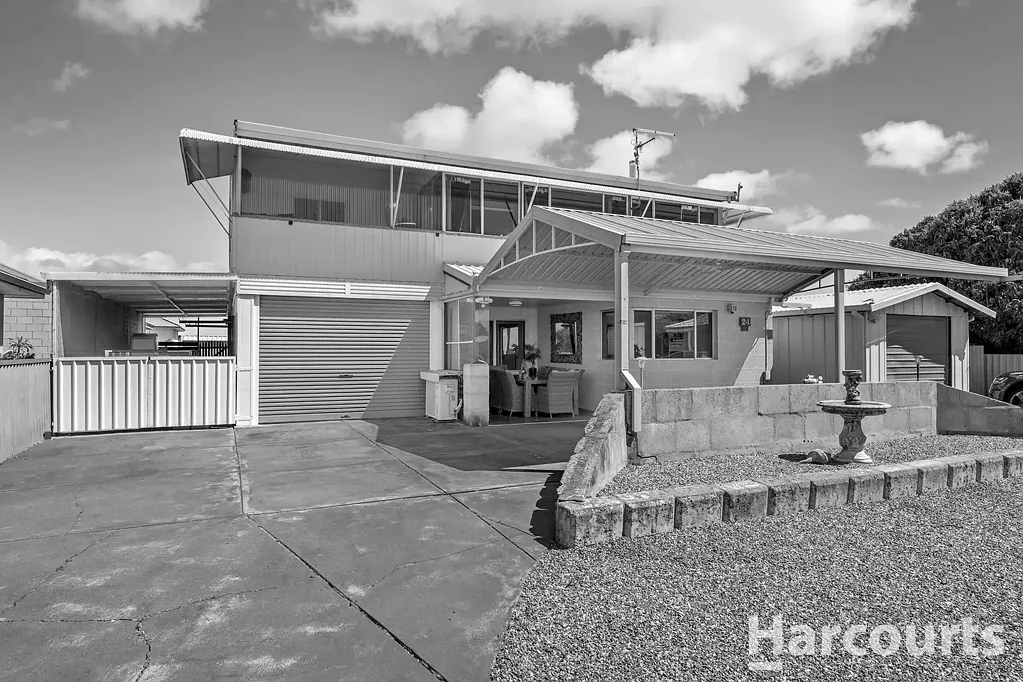 24 Lindley Road, Halls Head, WA 6210