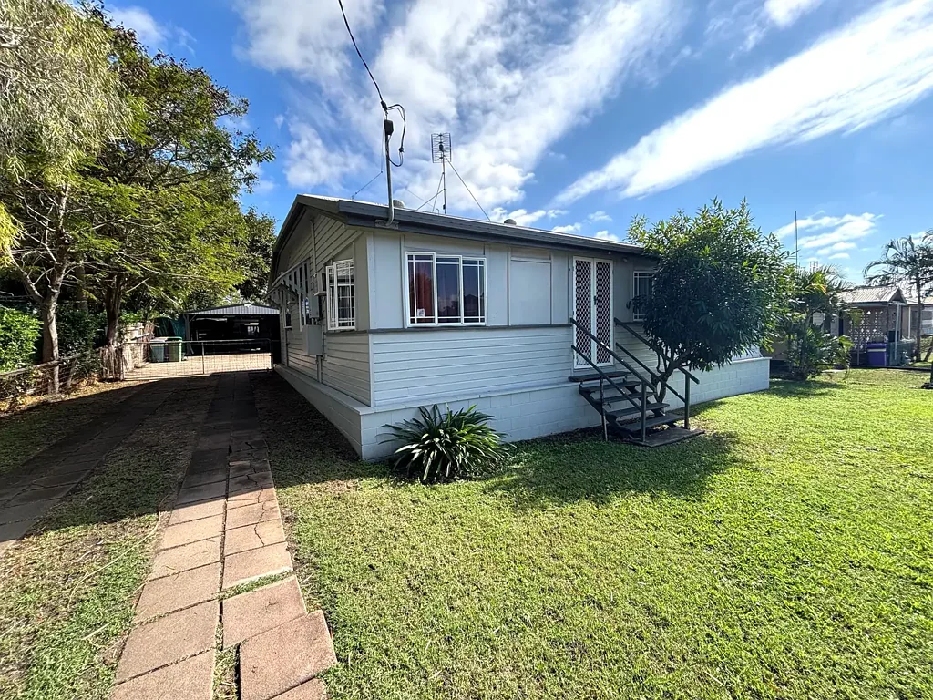 Ayr 4 Bedroom Spacious 4-Bedroom Home on a Generous Block - Ideal for Families or Investors