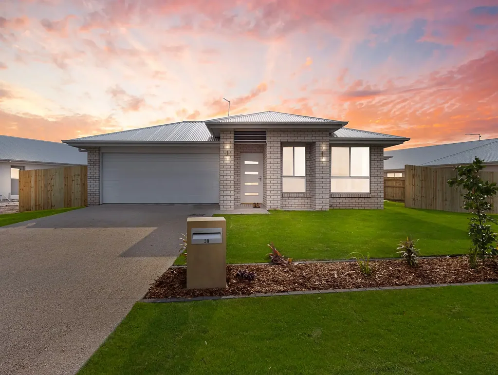 Brand New 4 Bedroom Home in Burrum Heads for $650 Per week