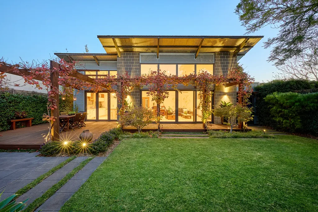 Mentone 4Zimmer Light, Space and Architectural Warmth