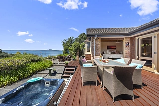 40 Rock Isle Road, Torbay, North Shore City