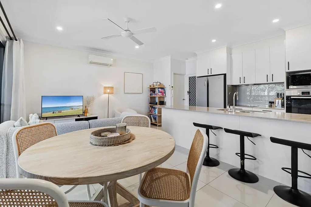 Nerang 3房  Spacious & Stylish Living in Central Nerang