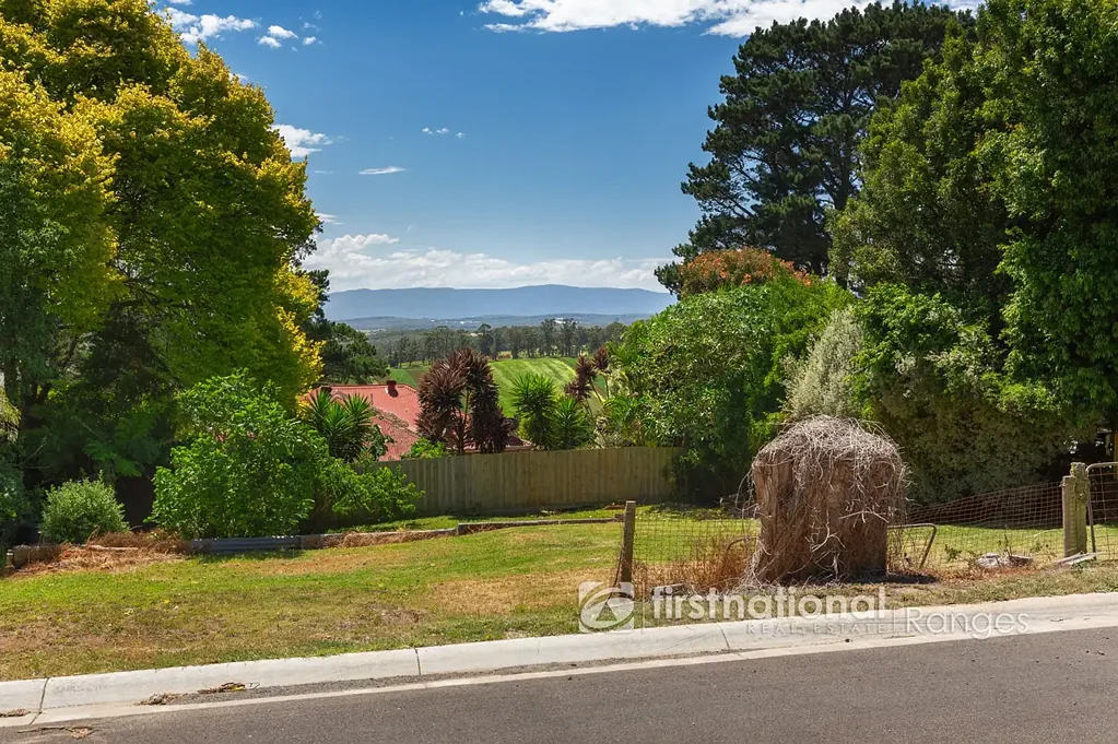 Gembrook COMPACT BLOCK WITH A VIEW IN A QUIET STREET