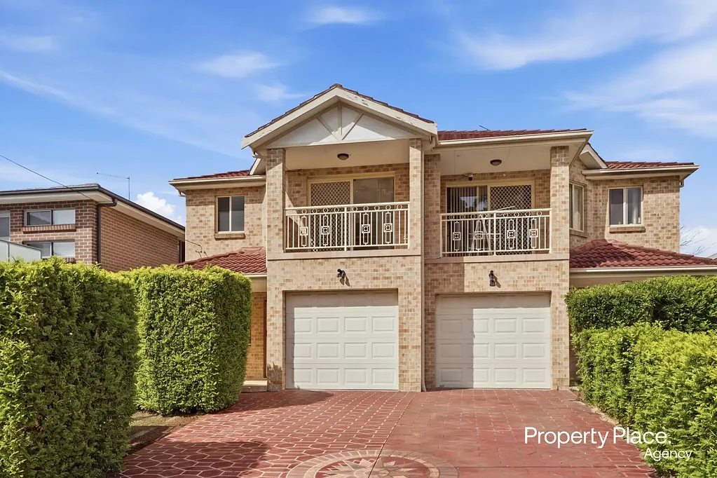 Revesby 3ਬੈੱਡਰੂਮ Modern Brick Duplex in Prime Locale