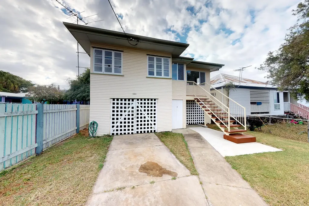 Charming Home in Sought-After The Range