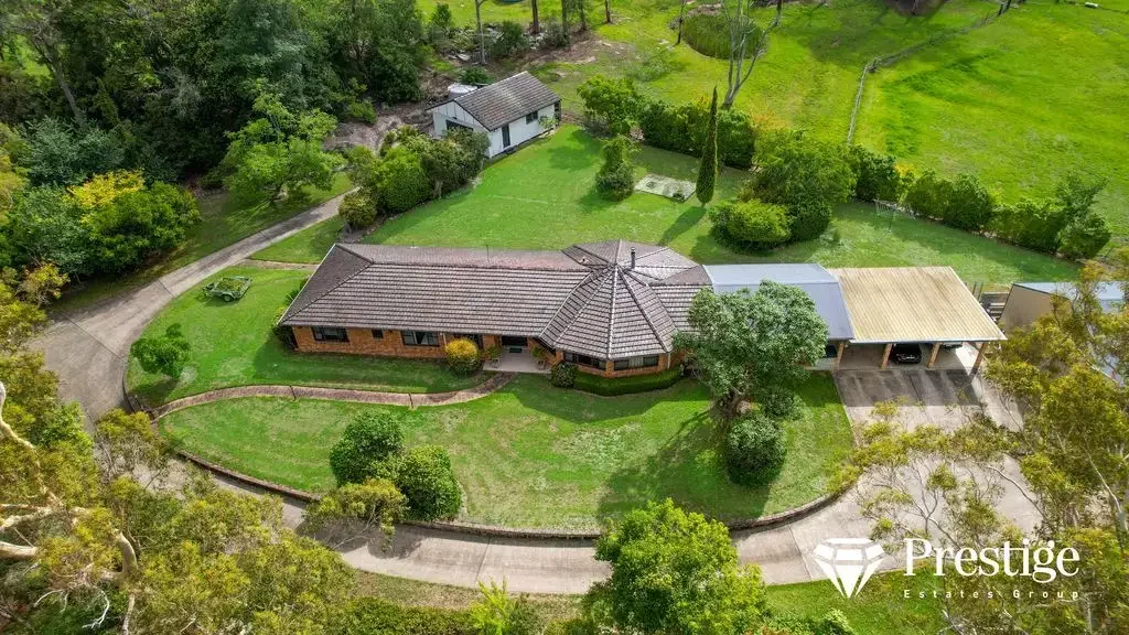Galston 5房  Galston's Hidden Gem: A One-of-a-Kind Semi-Rural Estate with a 122.5m Grand Frontage