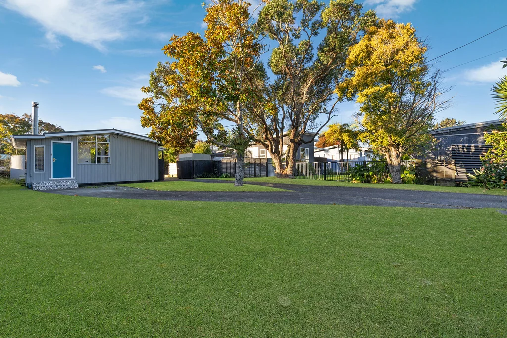 Stanmore Bay 2房  Freehold, full site, walk to the beach!