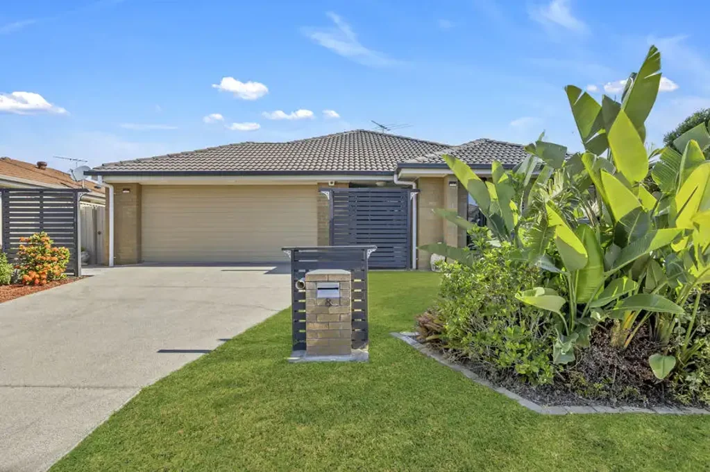 8 Sophie Street, Raceview, QLD 4305