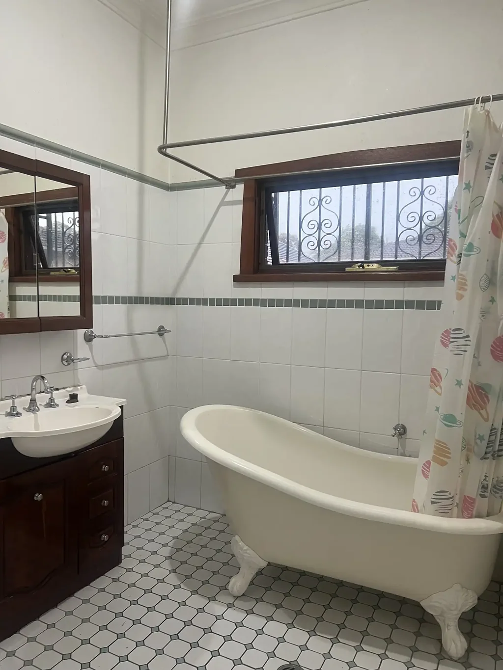 Good location Granny Flat in Campsie