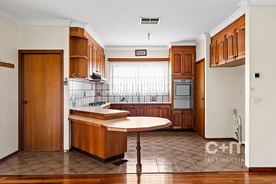 Kusina - 17 Ortolan Avenue, Broadmeadows, VIC 3047