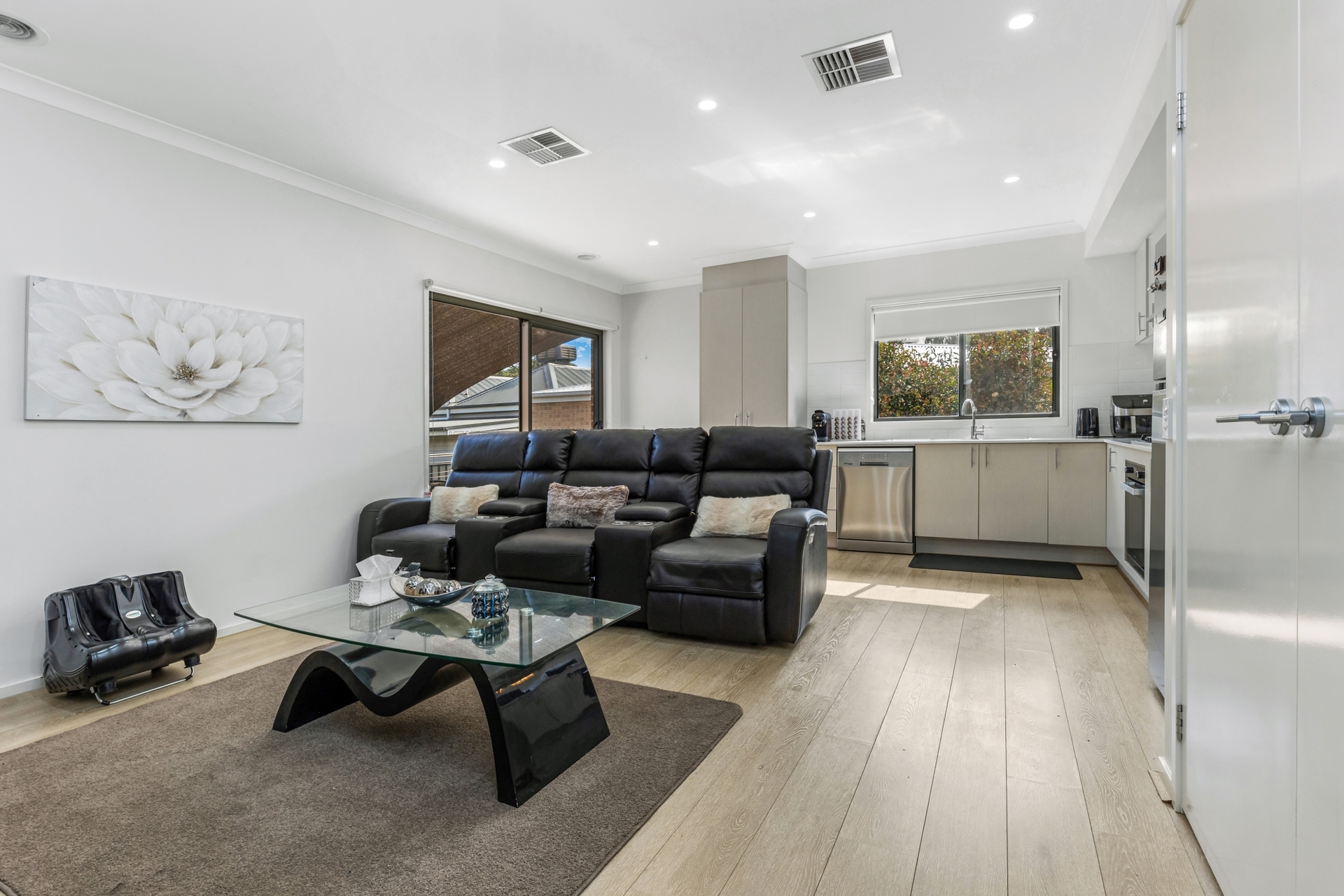 27 PALLETT ST, GOLDEN SQUARE VIC 3555, 0 habitaciones, 0 baños, Townhouse