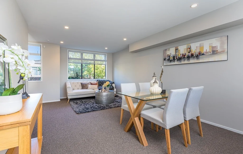 Modern Townhouse in a Prime Grafton Location!