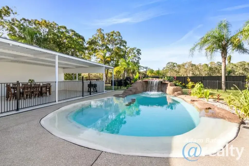 Sunshine Acres 4房  2 Hectares | Resort-Style Pool | Sheds + Future Potential