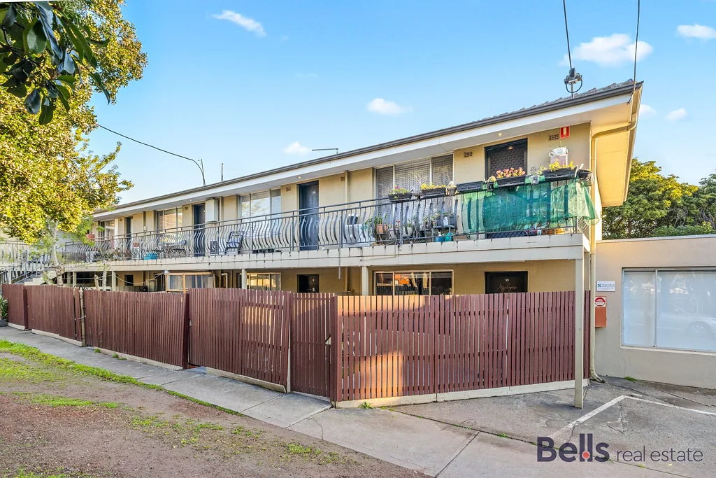18/2-4 The Gables, Albion, VIC 3020