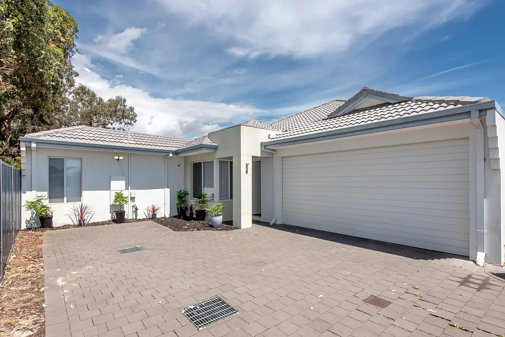 Carlisle 4कमरा SPACIOUS 4 BEDROOM VILLA on 280m2 of LAND WITH A PARK ON YOUR DOORSTEP IN SUPERB CARLISLE LOCATION!