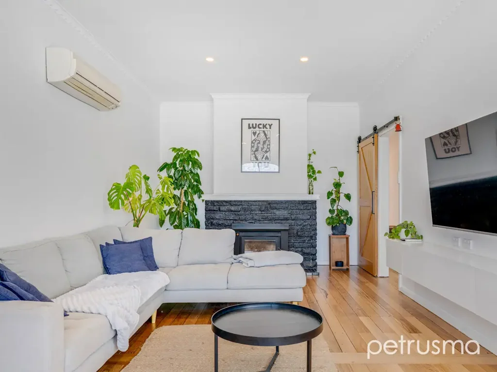 1/160 Clarence Street, Bellerive, TAS 7018
