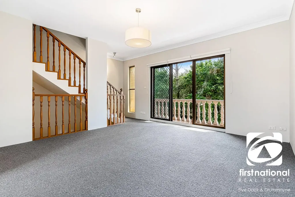 Spacious 2 Bedroom Townhouse with Double Garage
