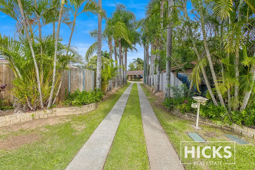 Albany Creek 4 Slaapkamer Private Family Living on a Huge 1072m² Block