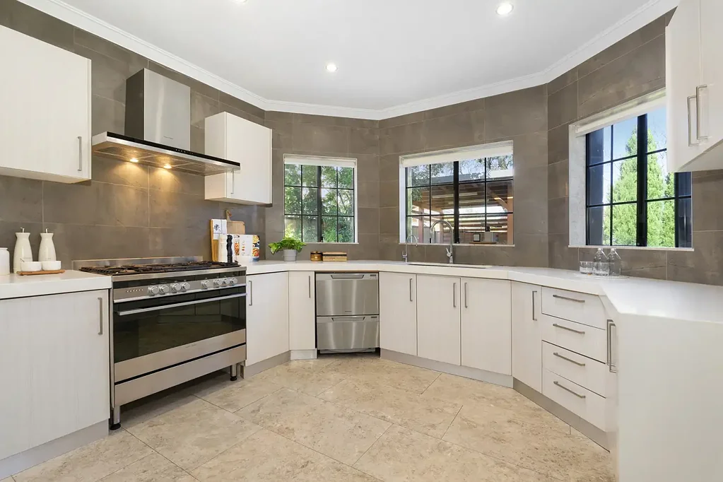 Luxury Family Residence In Prime Bexley Location