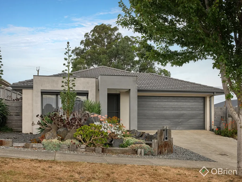 12 Berta Rise, Drouin, VIC 3818