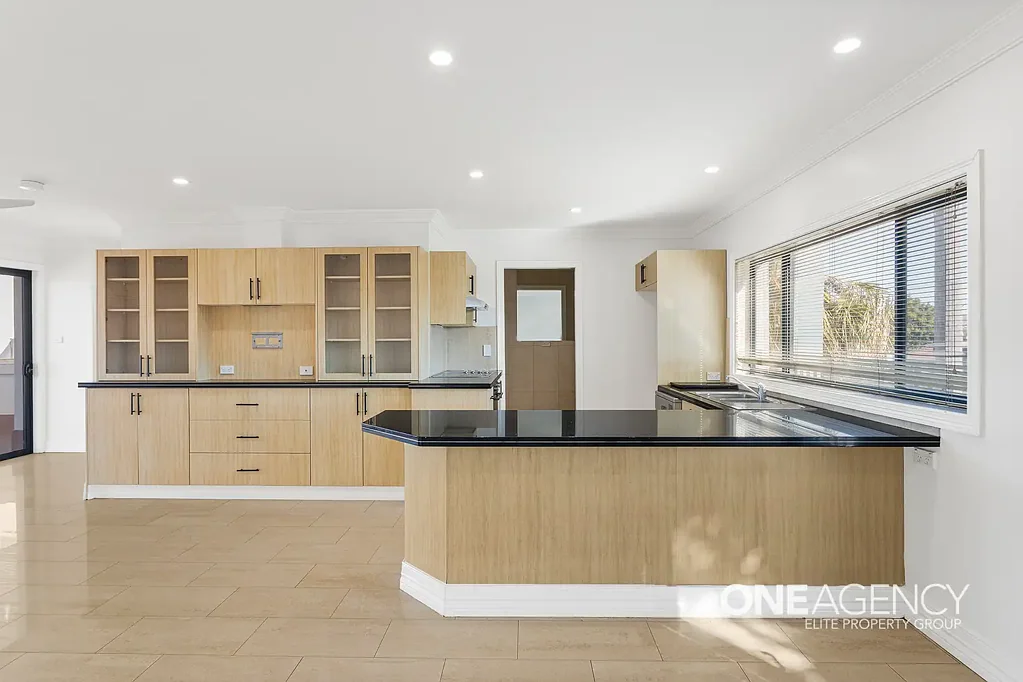 SPACIOUS AND CONVENIENT LIVING IN THE HEART OF WINDANG