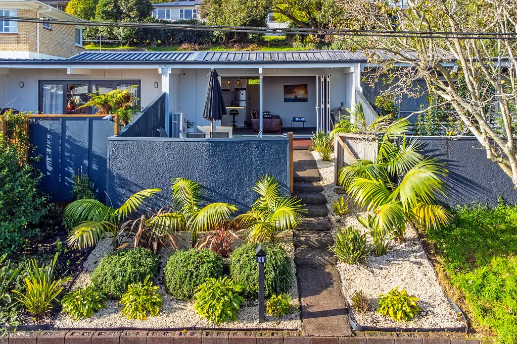 Pukekohe 2Moenga Station Location - Hot Property Alert!