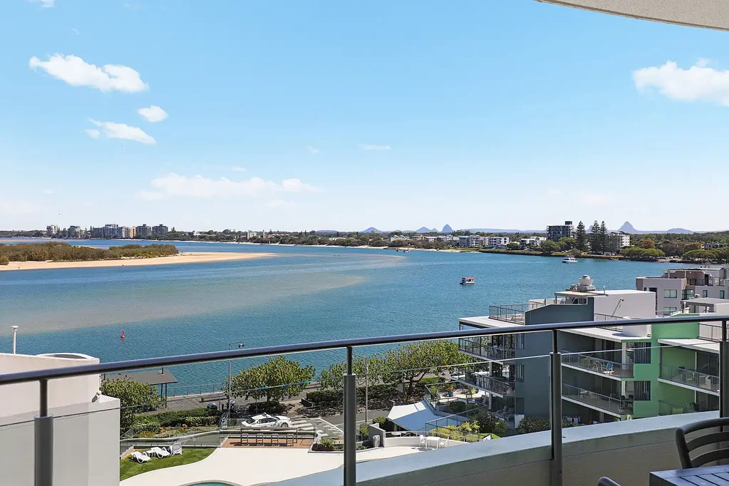 Caloundra 2房  "Monaco Apartments" Holiday by the Sea