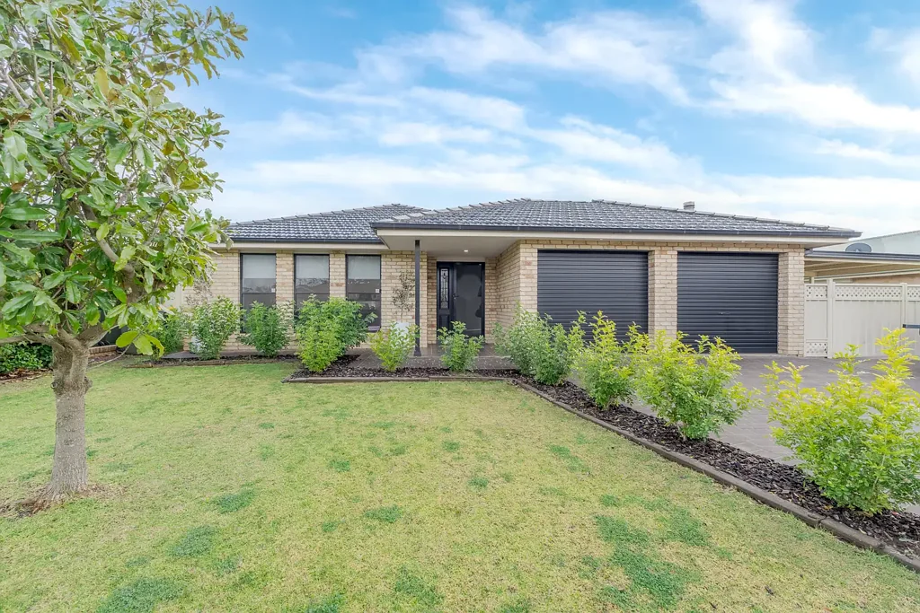 Dubbo 4房  Renovated, Refreshed and Ready to Impress