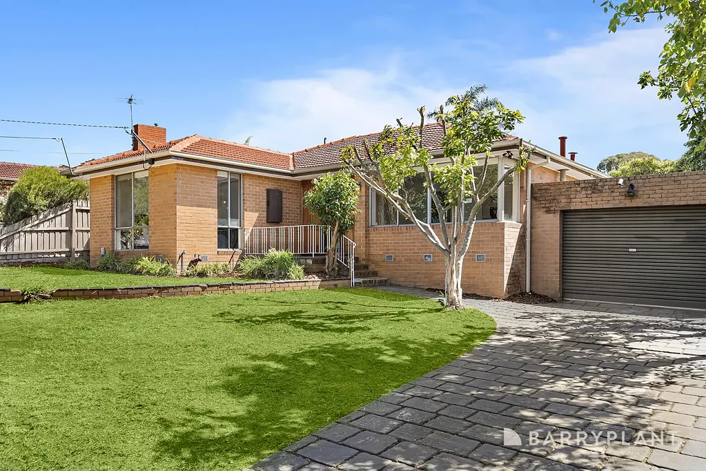 17 Greenwood Drive, Bundoora, VIC 3083