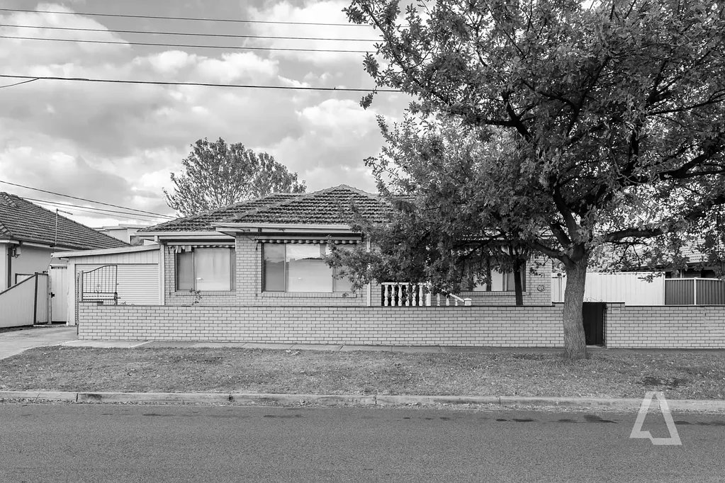 St Albans 4Kwarto Classic Elegance Meets Modern Living in Spacious St Albans Home + 2 bedroom bungalow!!
