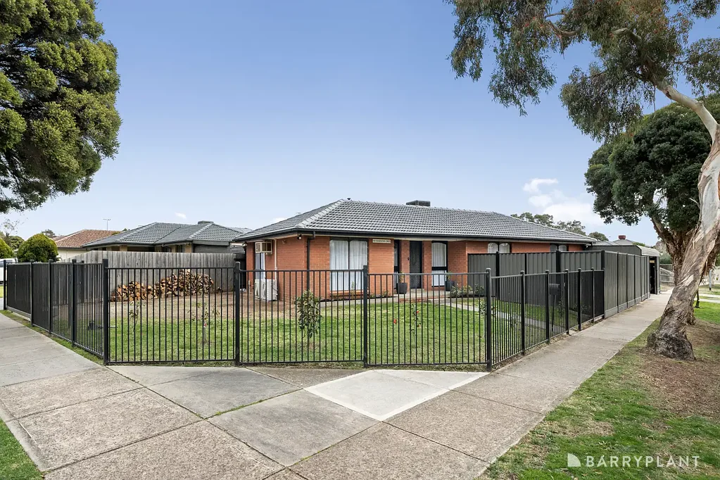 Mill Park 4 Bedroom Family Living with Space and Convenience