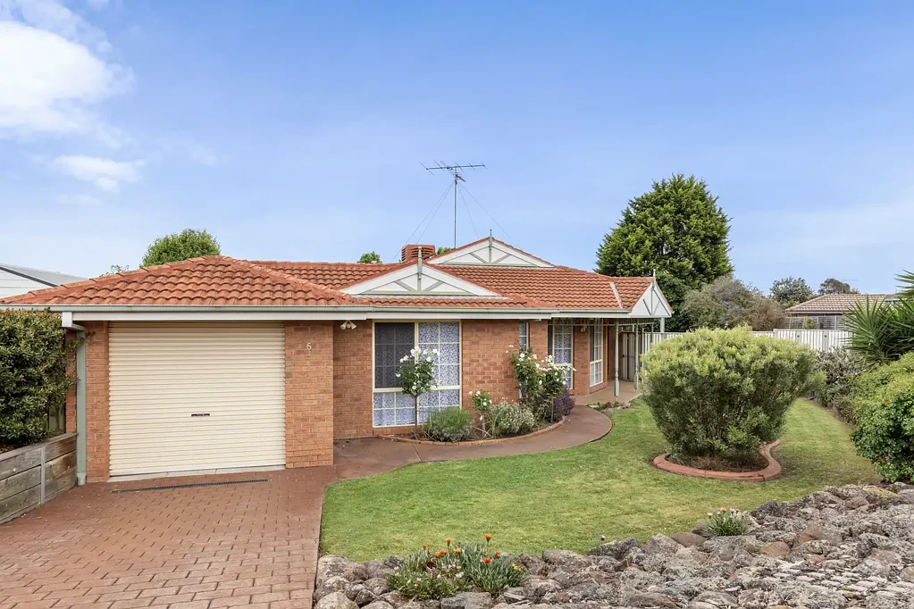 Modern Family Abode in popular Leopold
