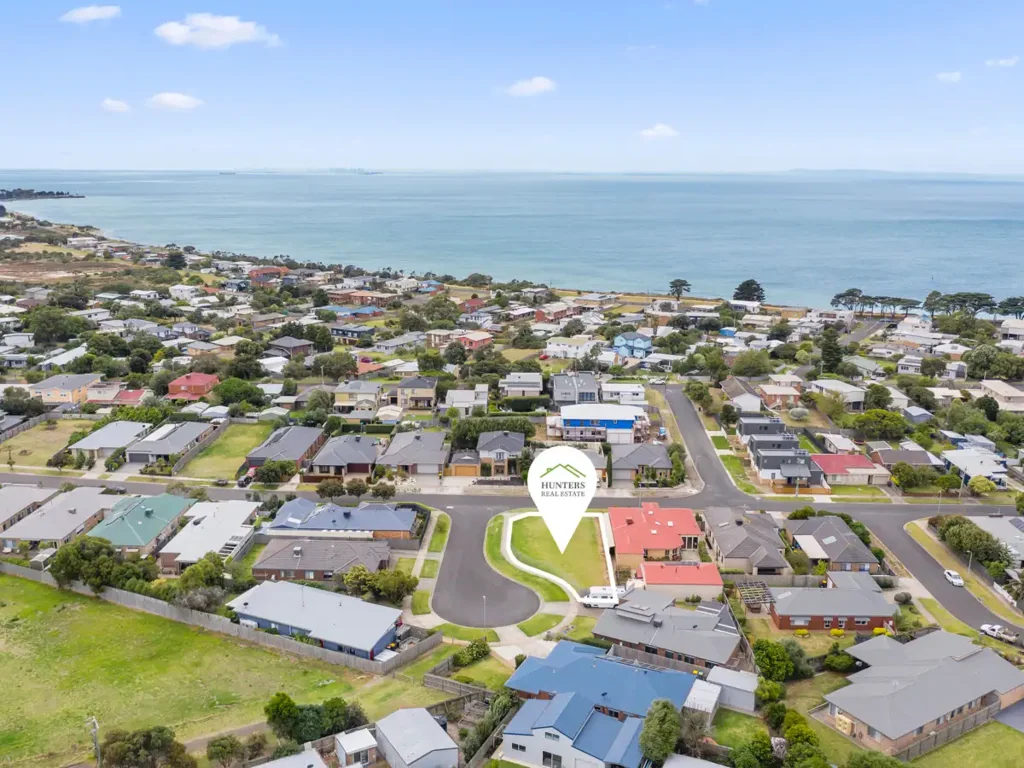 St Leonards Superb Large Block - Walk to Town & Beach in Minutes